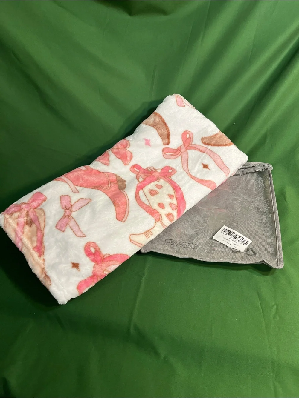 Pink Bow & Cowgirl Boots Throw - brand new